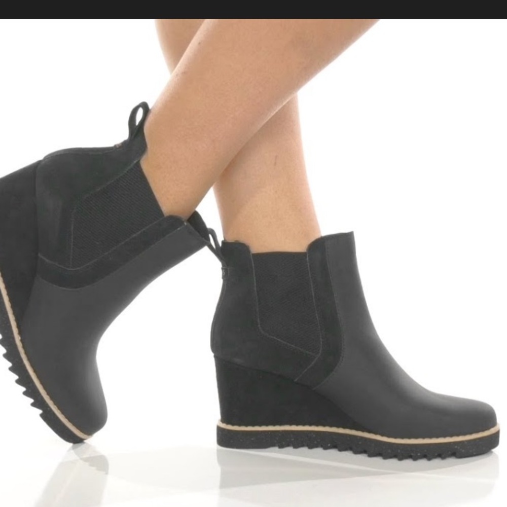 Toms Maddie Black Wedge heel lug sole Ankle Boots Chelsea leather suede sz 10